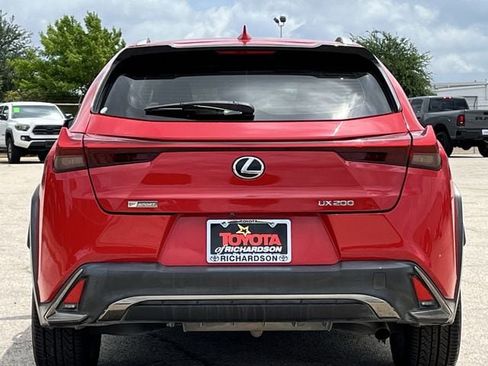 Used 2019 Lexus UX 200 F Sport FWD image 3