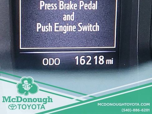 Used 2016 Toyota Tacoma TRD Sport image 12