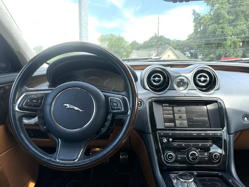Used 2014 Jaguar XJ L Portfolio image 14