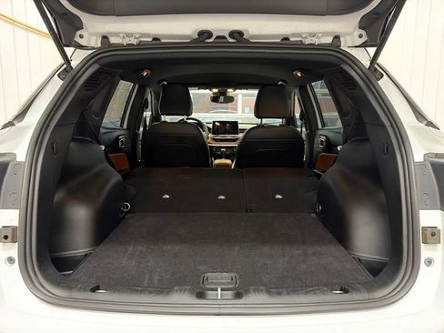Used 2025 Jeep Compass Limited AWD/4WD image 16