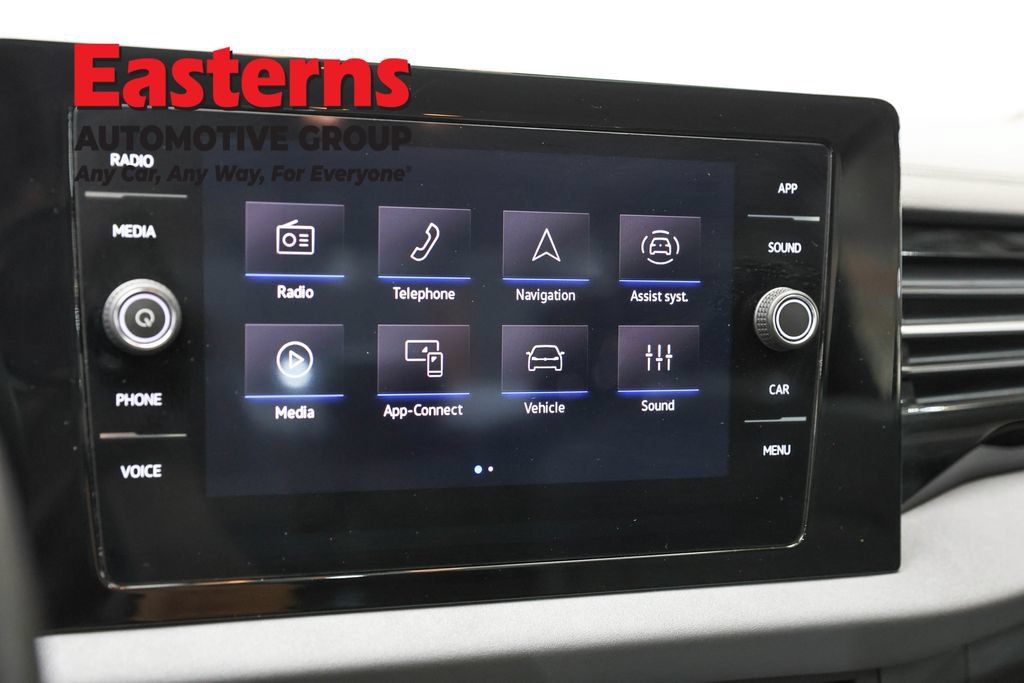 Used 2025 Volkswagen Jetta SE FWD image 18