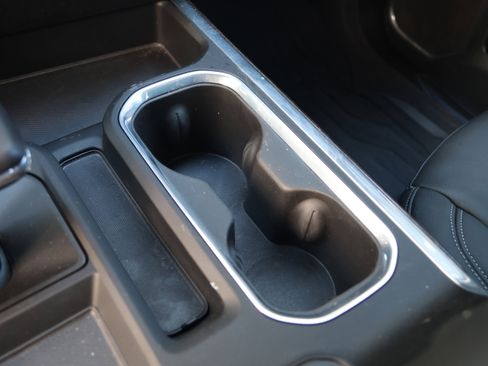 Used 2024 GMC Sierra 1500 Elevation w/ Preferred Package image 32