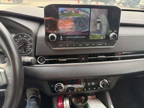 Used 2022 Mitsubishi Outlander SE image 9