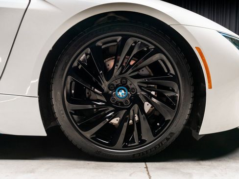 Used 2015 BMW i8 image 27