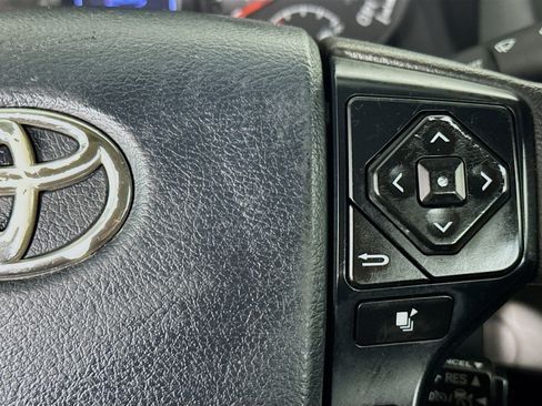 Used 2020 Toyota Tacoma SR image 14