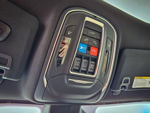 New 2025 Jeep Grand Cherokee Limited image 32