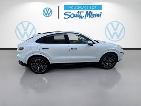 Used 2023 Porsche Cayenne Platinum Edition image 8