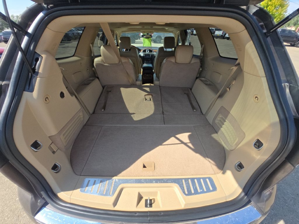 Used 2008 Buick Enclave CXL w/ Entertainment Package #3 FWD image 29