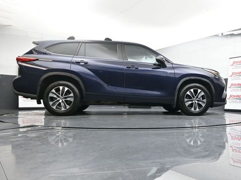 Used 2023 Toyota Highlander XLE image 42