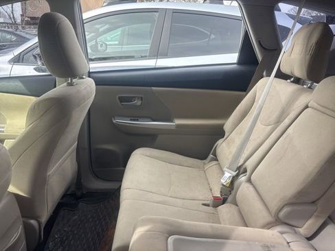 Used 2014 Toyota Prius V Two image 5