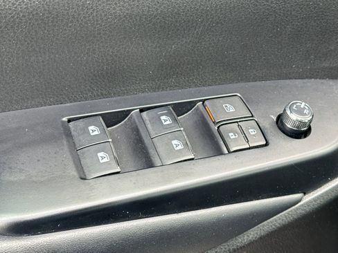 Used 2018 Toyota Highlander Limited w/ Carpet Mat Package (TMS) image 13