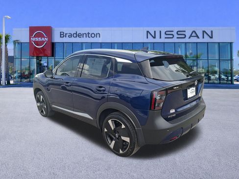 Used 2025 Nissan Kicks SR FWD image 7