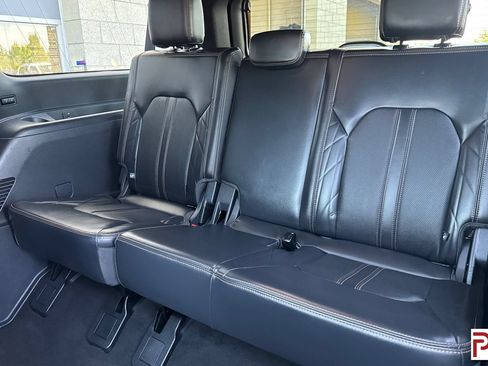 Used 2024 Ford Expedition Max Platinum AWD/4WD image 19