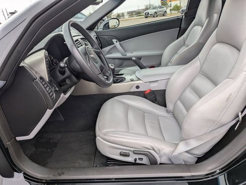Used 2005 Chevrolet Corvette Convertible w/ Preferred Equipment Group image 19