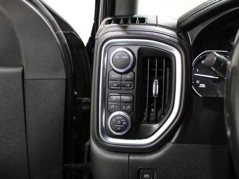 Used 2021 GMC Sierra 2500 SLT w/ SLT Preferred Package AWD/4WD image 9