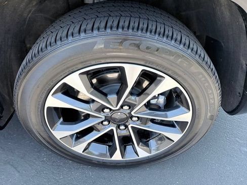 Used 2023 Jeep Grand Cherokee Overland w/ Advanced Protech Group III AWD/4WD image 26