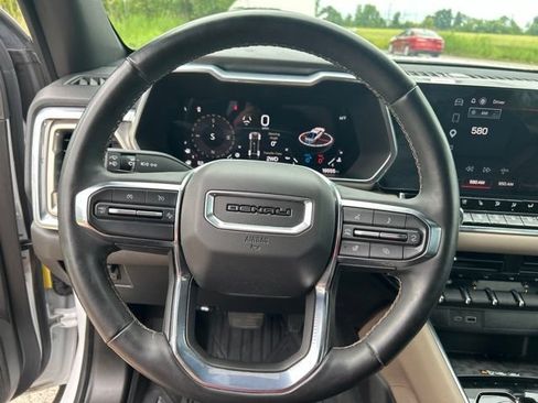 Used 2023 GMC Canyon Denali AWD/4WD image 9
