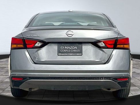 Used 2025 Nissan Altima 2.5 SV FWD image 6