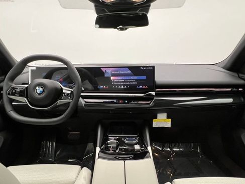 Used 2026 BMW 530i xDrive 530i xDrive w/ Premium Package image 10