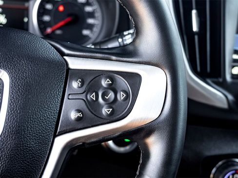 Used 2024 GMC Terrain SLT image 20