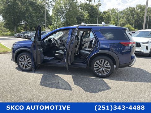 Used 2023 Nissan Pathfinder SL w/ SL Premium Package FWD image 31