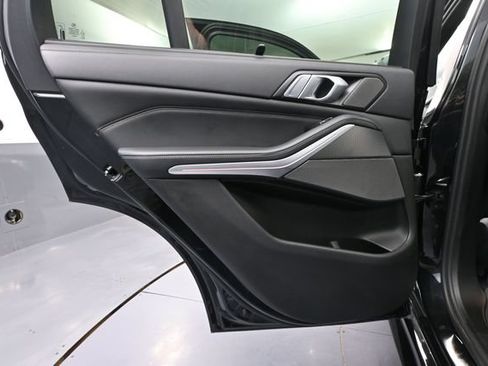Used 2022 BMW X5 M50i AWD/4WD image 41