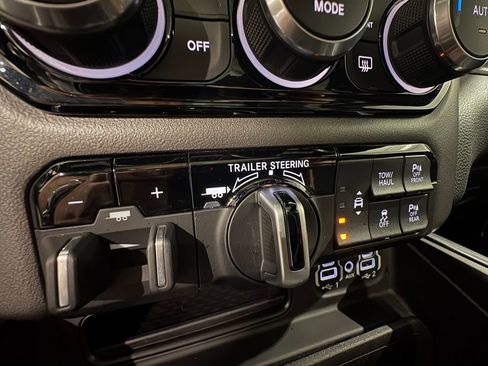 Used 2021 RAM 1500 Laramie image 30