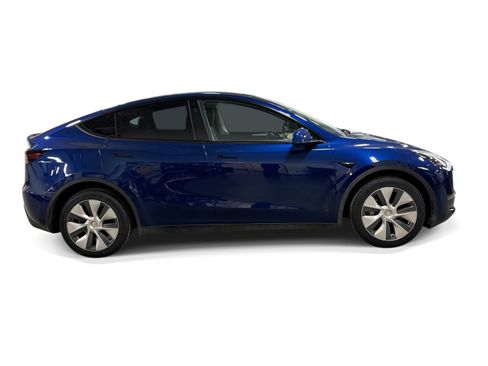 Certified 2023 Tesla Model Y AWD image 7