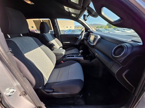 Used 2023 Toyota Tacoma TRD Sport image 11