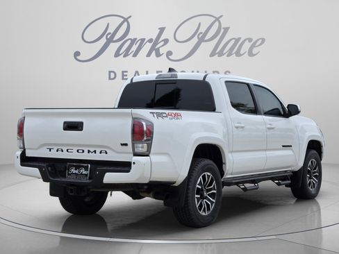 Used 2021 Toyota Tacoma TRD Sport w/ Technology Package AWD/4WD image 5