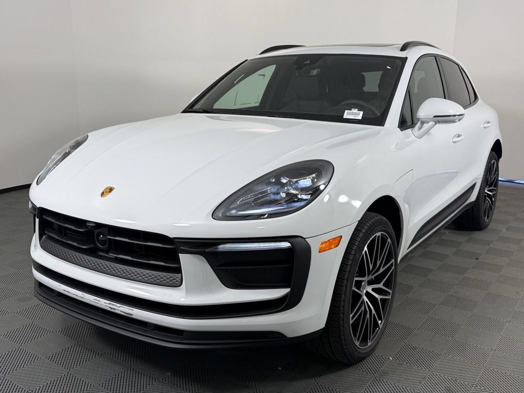 Certified 2026 Porsche Macan AWD/4WD image 1