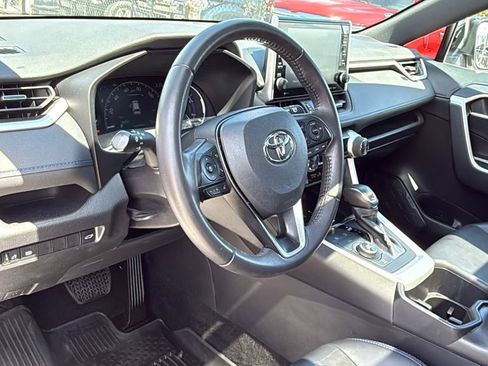 Used 2022 Toyota RAV4 XSE AWD/4WD image 25