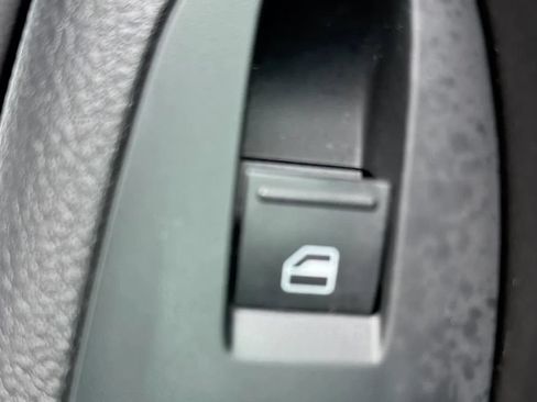 Used 2014 Volkswagen Jetta SE FWD image 31