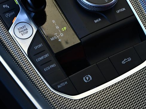 Certified 2025 BMW Z4 M40i w/ Premium Package image 18