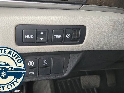 Used 2018 Honda Accord Touring image 29