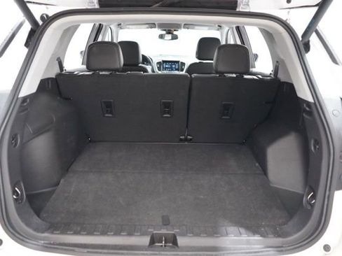 Used 2024 GMC Terrain SLT image 35