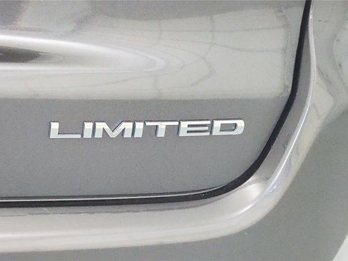 Used 2022 Jeep Compass Limited image 31