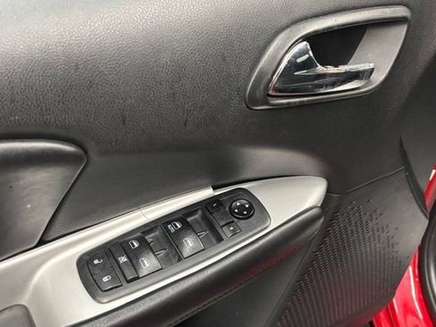 Used 2018 Dodge Journey SE w/ Connectivity Group FWD image 14