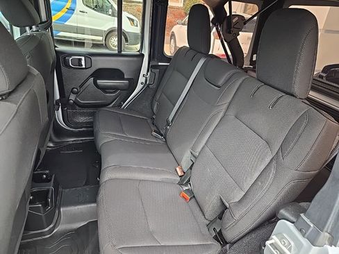 Used 2022 Jeep Wrangler Unlimited Willys image 40