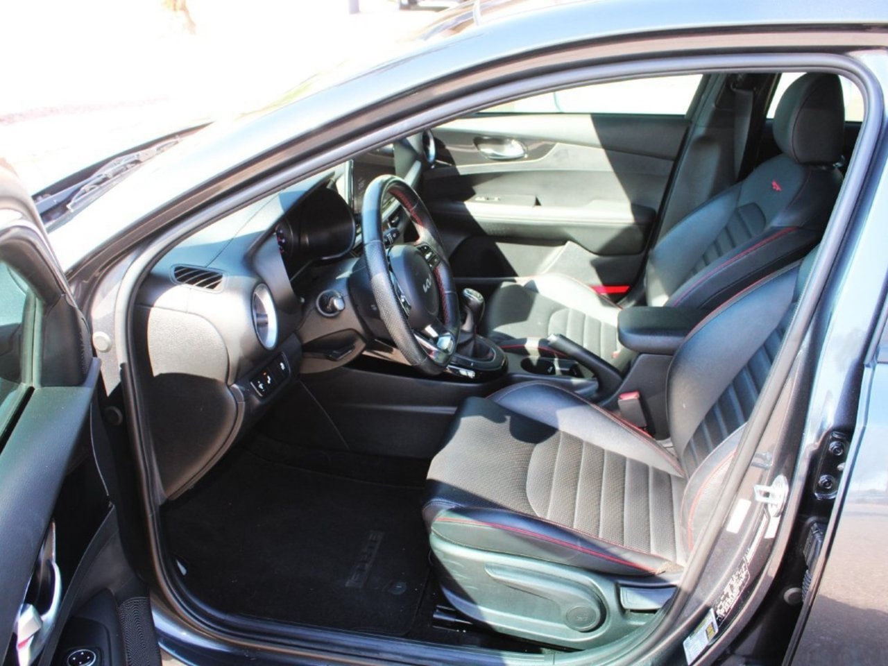 Used 2023 Kia Forte GT FWD image 9