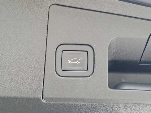 Used 2024 Cadillac XT5 Sportv w/ Technology Package AWD/4WD image 12