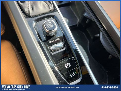 Certified 2019 Volvo XC60 T6 Momentum w/ Advanced Package image 29