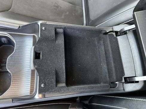 Used 2024 Jeep Grand Cherokee Altitude RWD image 41
