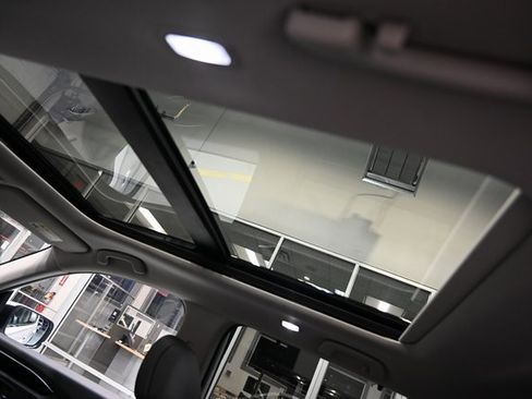 Used 2024 Honda Pilot Touring image 22