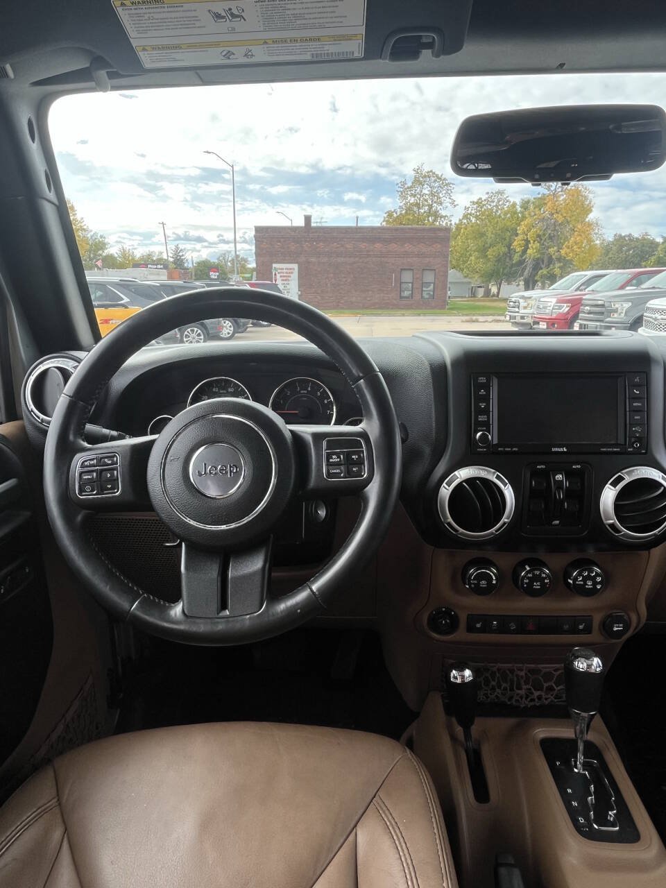 Used 2015 Jeep Wrangler Unlimited Sahara w/ Dual Top Group AWD/4WD image 27
