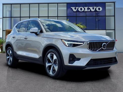Certified 2023 Volvo XC40 B5 Plus w/ Driver Assist Package AWD/4WD image 1