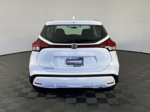 New 2025 Nissan Kicks Play S image 5