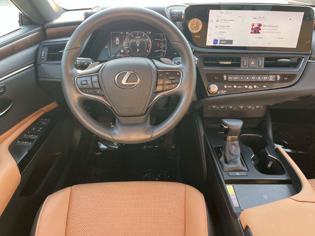 Used 2023 Lexus ES 350 w/ Premium Package FWD image 13