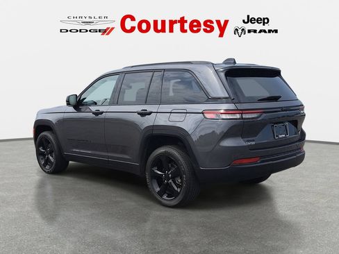 Certified 2022 Jeep Grand Cherokee Altitude AWD/4WD image 6
