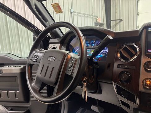 Used 2016 Ford F250 Lariat w/ Lariat Interior Package image 17